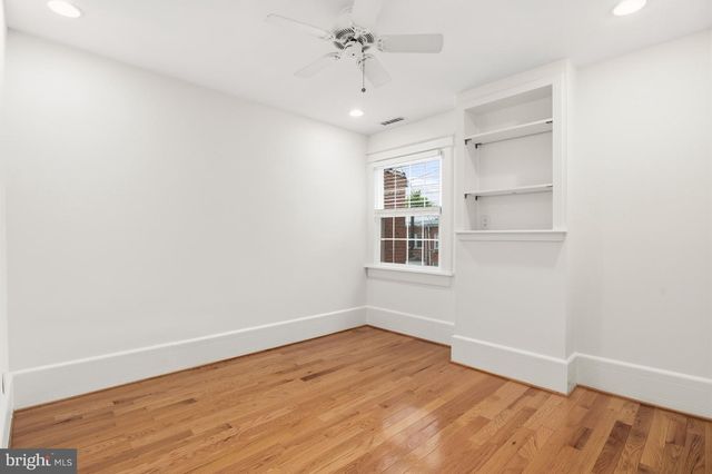 2442 39TH ST NW, Washington, DC 20007