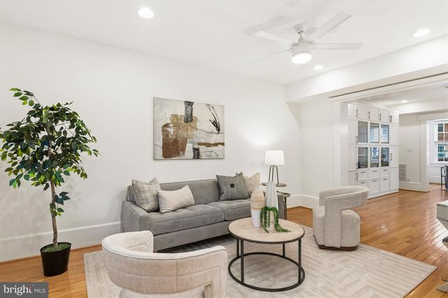 2442 39TH ST NW, Washington, DC 20007