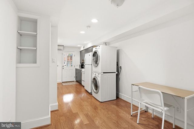 2442 39TH ST NW, Washington, DC 20007