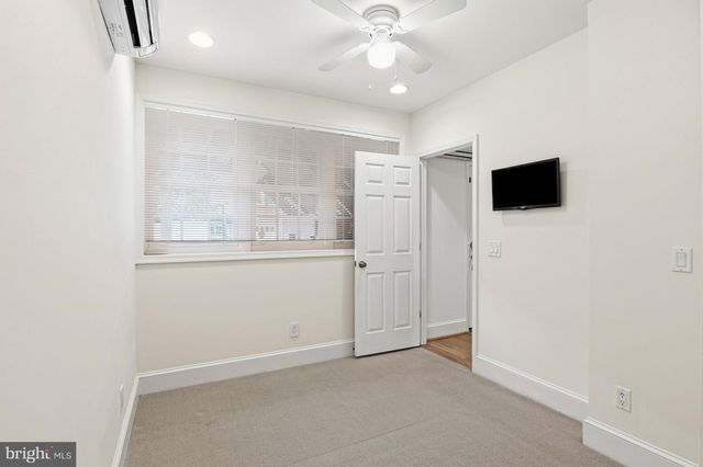 2442 39TH ST NW, Washington, DC 20007