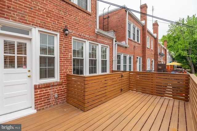 2442 39TH ST NW, Washington, DC 20007