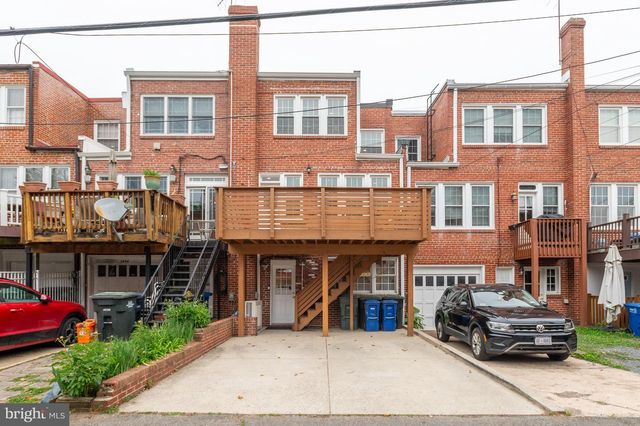 2442 39TH ST NW, Washington, DC 20007