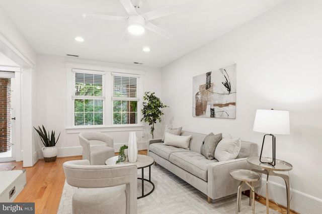 2442 39TH ST NW, Washington, DC 20007