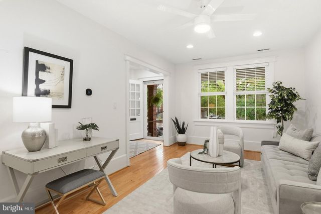 2442 39TH ST NW, Washington, DC 20007