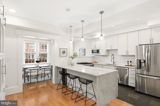 2442 39TH ST NW, Washington, DC 20007