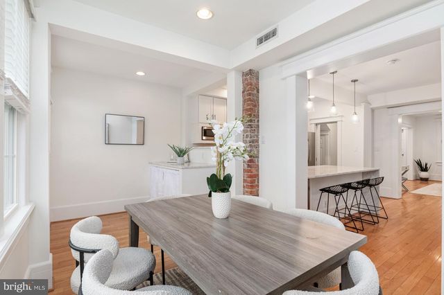2442 39TH ST NW, Washington, DC 20007