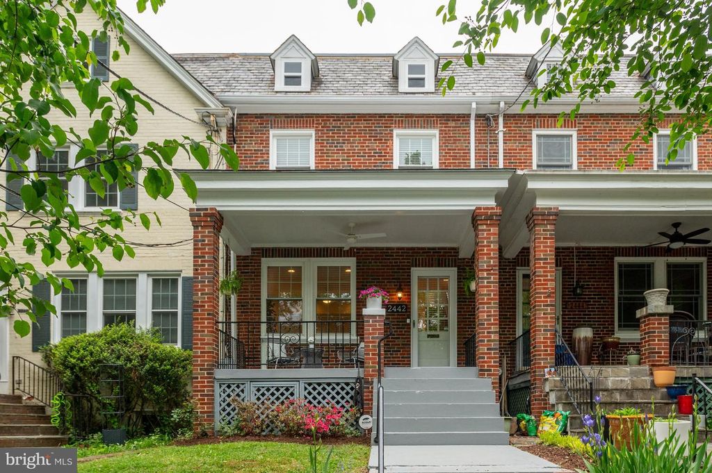 2442 39TH ST NW, Washington, DC 20007