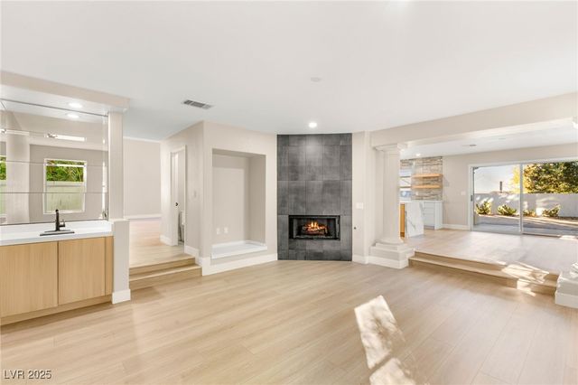 2104 Inverness Drive, Henderson, NV 89074