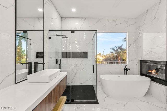 2104 Inverness Drive, Henderson, NV 89074