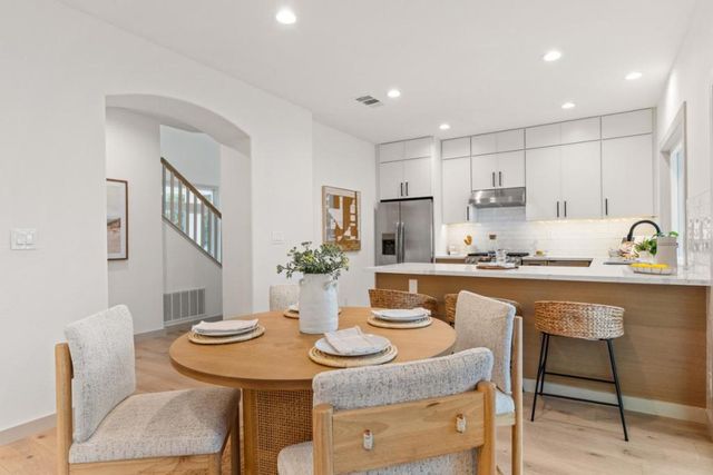 26 Driftwood Court, Pacifica, CA 94044