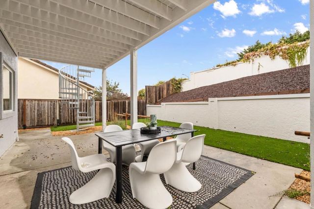 26 Driftwood Court, Pacifica, CA 94044