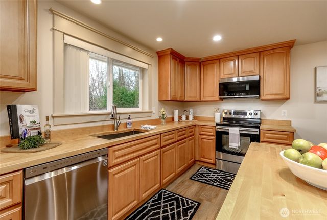 15026 106th Street E, Puyallup, WA 98374