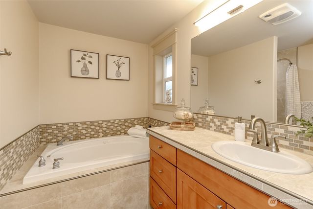 15026 106th Street E, Puyallup, WA 98374