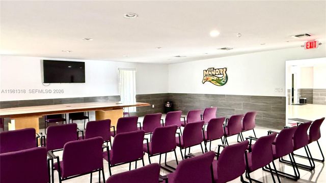 4174 Inverrary Dr 402, Lauderhill, FL 33319