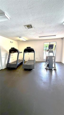 4174 Inverrary Dr 402, Lauderhill, FL 33319