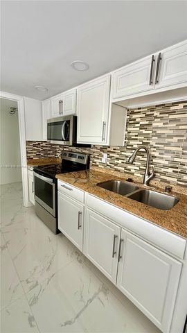 4174 Inverrary Dr 402, Lauderhill, FL 33319