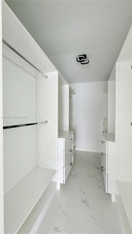 4174 Inverrary Dr 402, Lauderhill, FL 33319