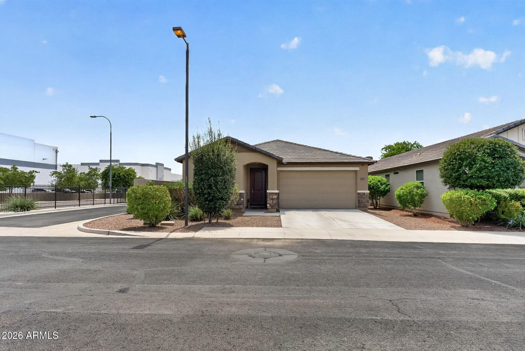 8757 W JEFFERSON Street, Tolleson, AZ 85353 — photo 5
