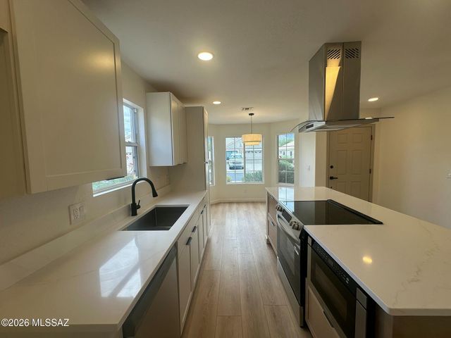 1446 E Ganymede Drive, Tucson, AZ 85737