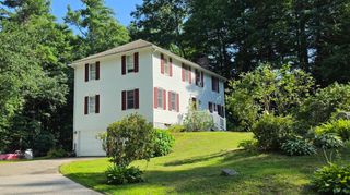 2 Greenleaf Dr, Exeter, NH 03833