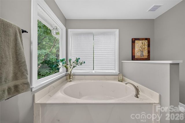 5911 Chalyce Lane, Charlotte, NC 28270