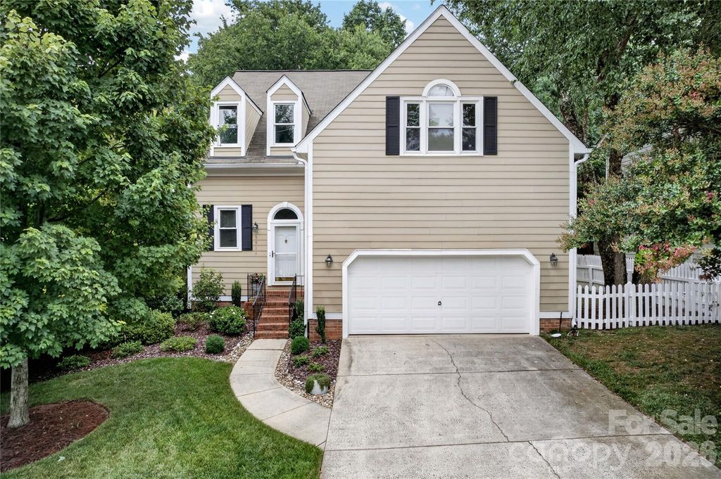 5911 Chalyce Lane, Charlotte, NC 28270