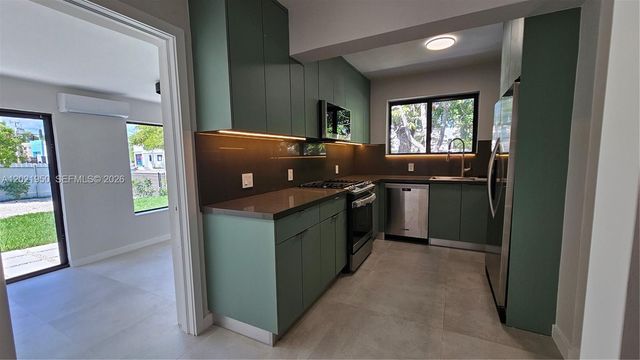 424 NE 63rd St, Miami, FL 33138