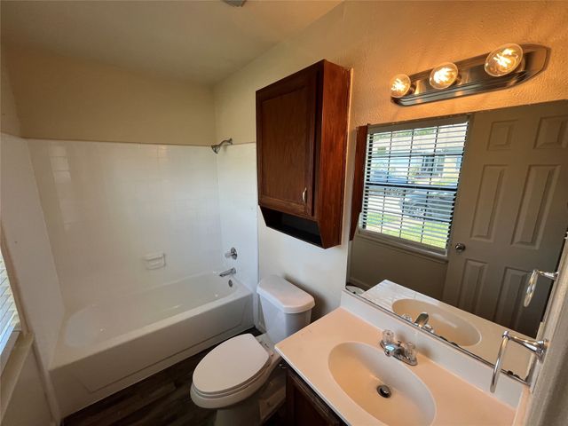 2450 Sunflower Drive, Arlington, TX 76014