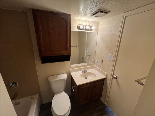 2450 Sunflower Drive, Arlington, TX 76014