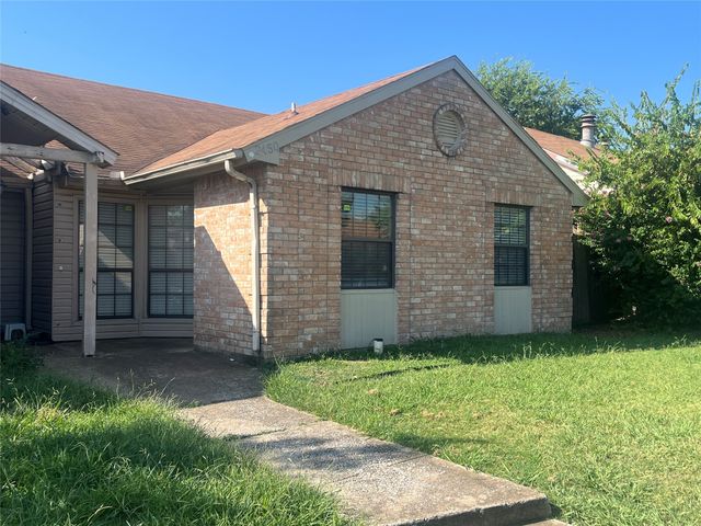 2450 Sunflower Drive, Arlington, TX 76014