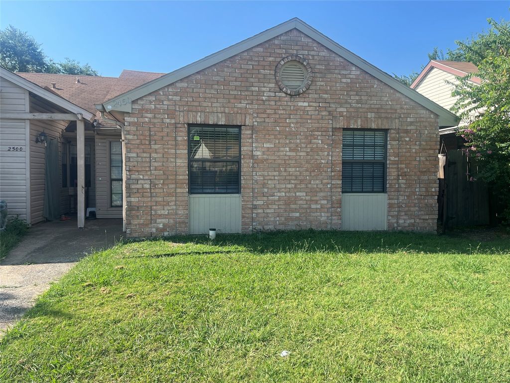 2450 Sunflower Drive, Arlington, TX 76014