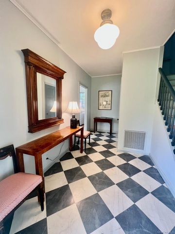 330 Centre Island Rd, Centre Island, NY 11771