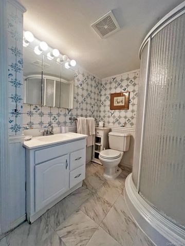 330 Centre Island Rd, Centre Island, NY 11771