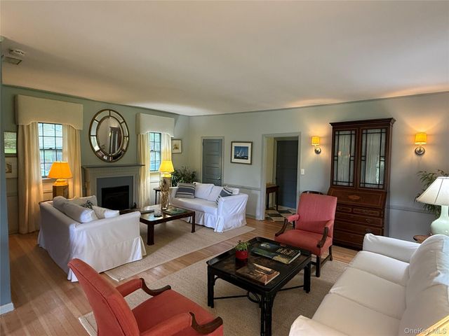 330 Centre Island Rd, Centre Island, NY 11771
