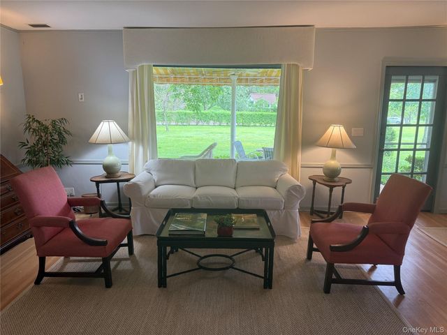 330 Centre Island Rd, Centre Island, NY 11771