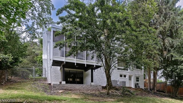 57 Winding Way, West Orange Twp., NJ 07052