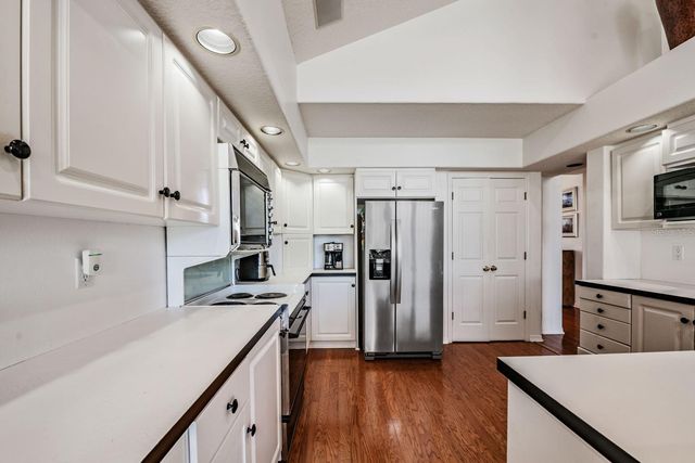 18911 AVENUE BIARRITZ, Lutz, FL 33558