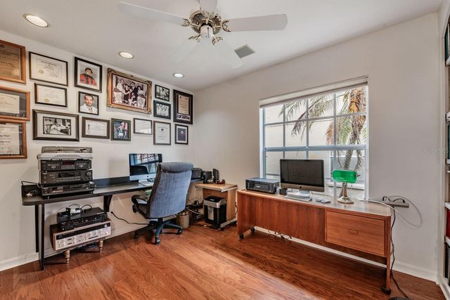 18911 AVENUE BIARRITZ, Lutz, FL 33558