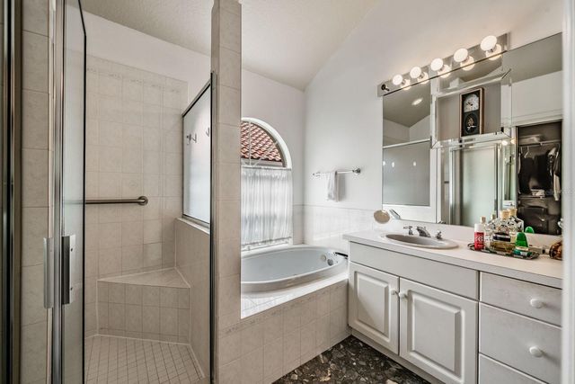 18911 AVENUE BIARRITZ, Lutz, FL 33558
