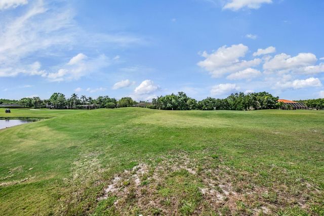 18911 AVENUE BIARRITZ, Lutz, FL 33558