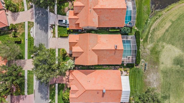 18911 AVENUE BIARRITZ, Lutz, FL 33558