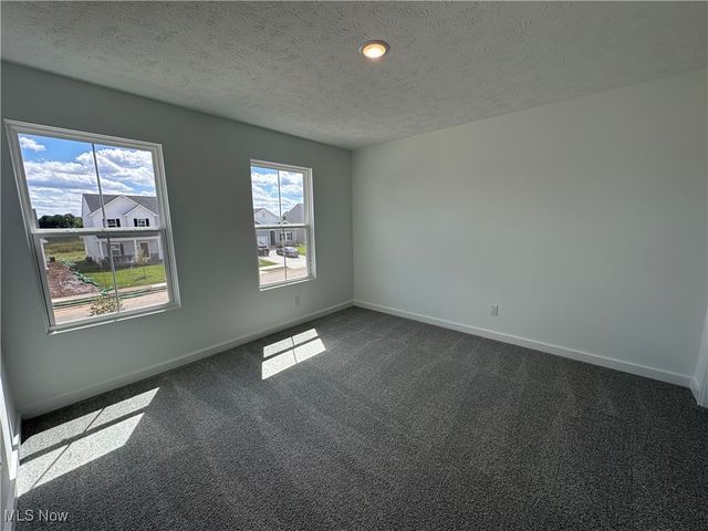 2981 McIntosh Drive NE, Louisville, OH 44641