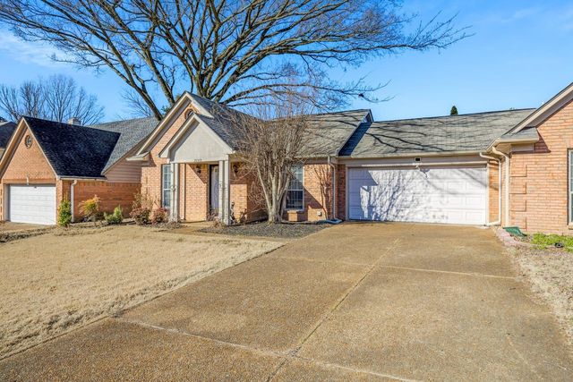 2749 COLONIAL TOWERS DR, Memphis, TN 38016