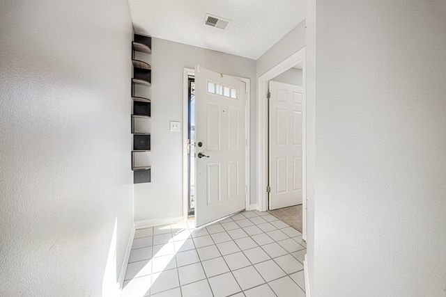 2749 COLONIAL TOWERS DR, Memphis, TN 38016