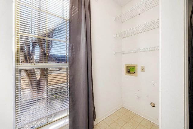 2749 COLONIAL TOWERS DR, Memphis, TN 38016