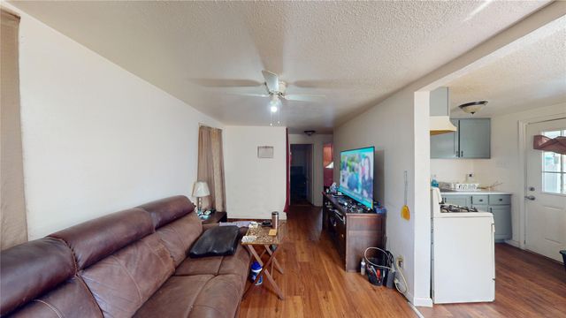 2505 W Walker Street, Denison, TX 75020