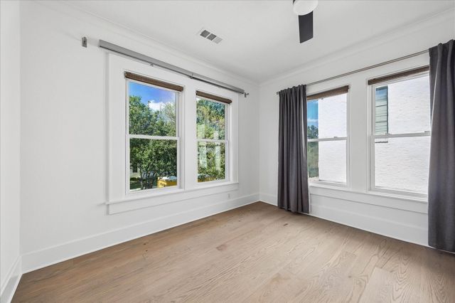 1645 Kipling Street, Houston, TX 77006