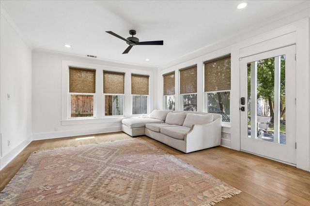1645 Kipling Street, Houston, TX 77006