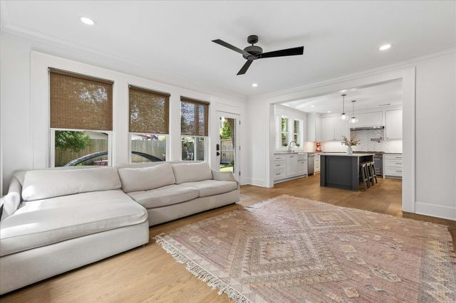 1645 Kipling Street, Houston, TX 77006