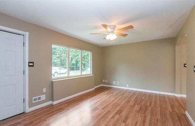 7302 E 112 Street, Kansas City, MO 64134